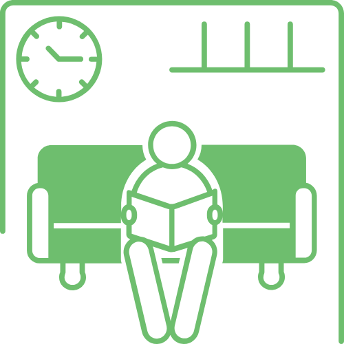 Person liest in einem Sessel unter einer Wanduhr – Symbol für das Wartezimmer